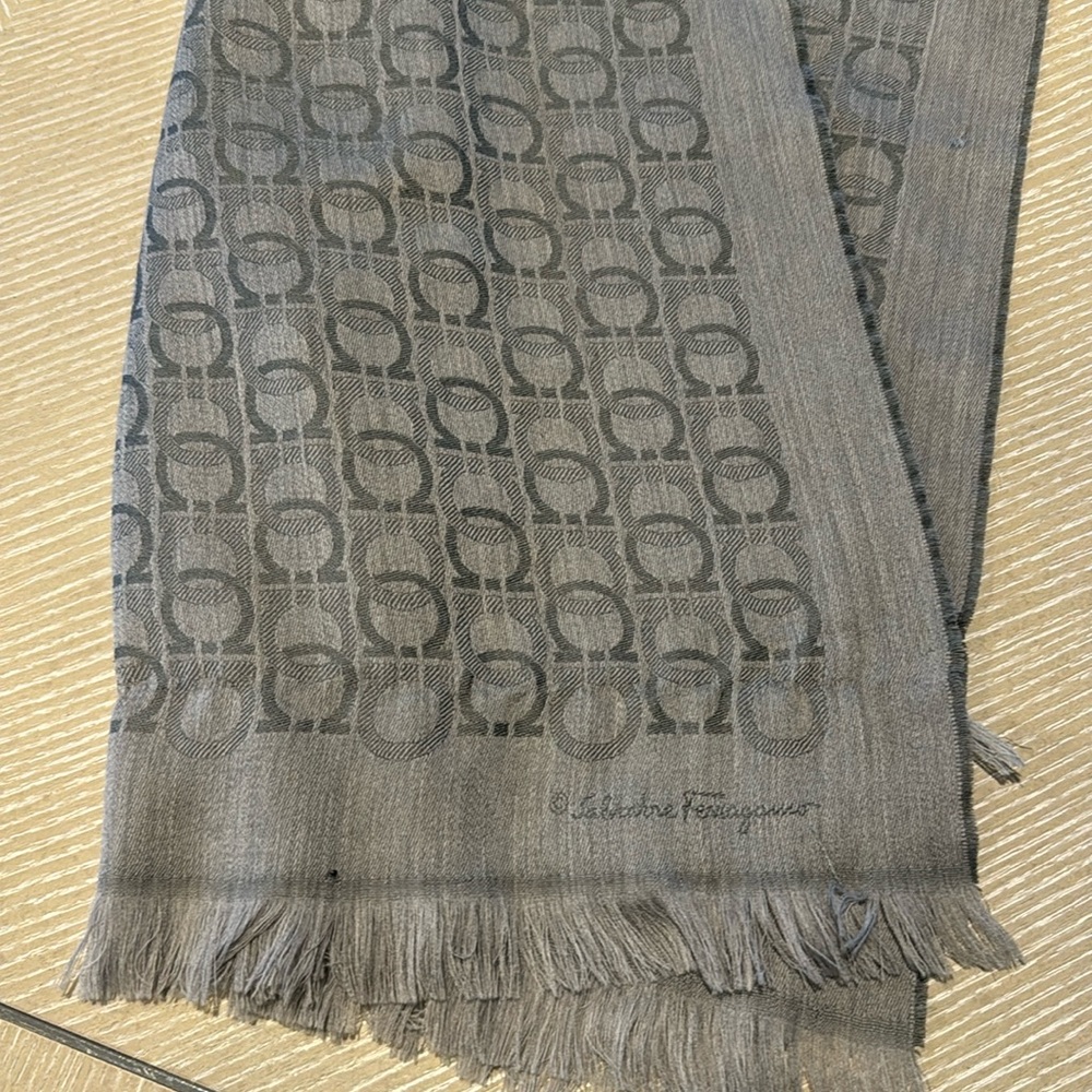 Ferragamo men’s scarf